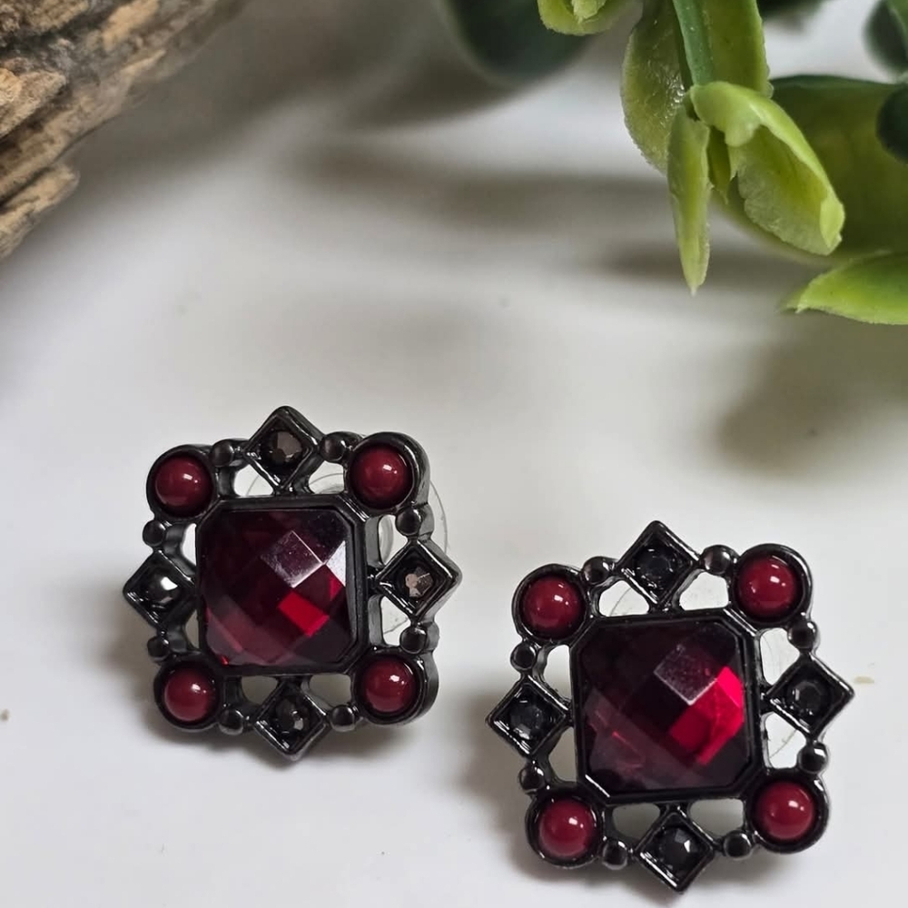 Elegant Red Gemstone Earrings